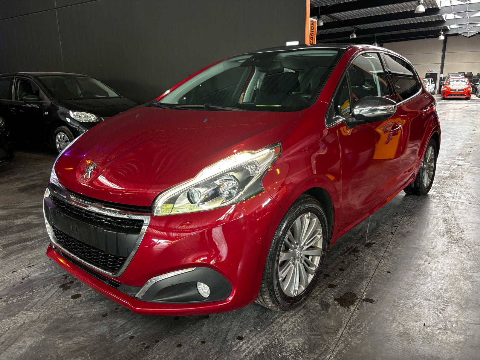 Peugeot 208 / Automatique / 12 MOIS DE GARANTIE, Stof, Bedrijf, 5 deurs, 81 kW