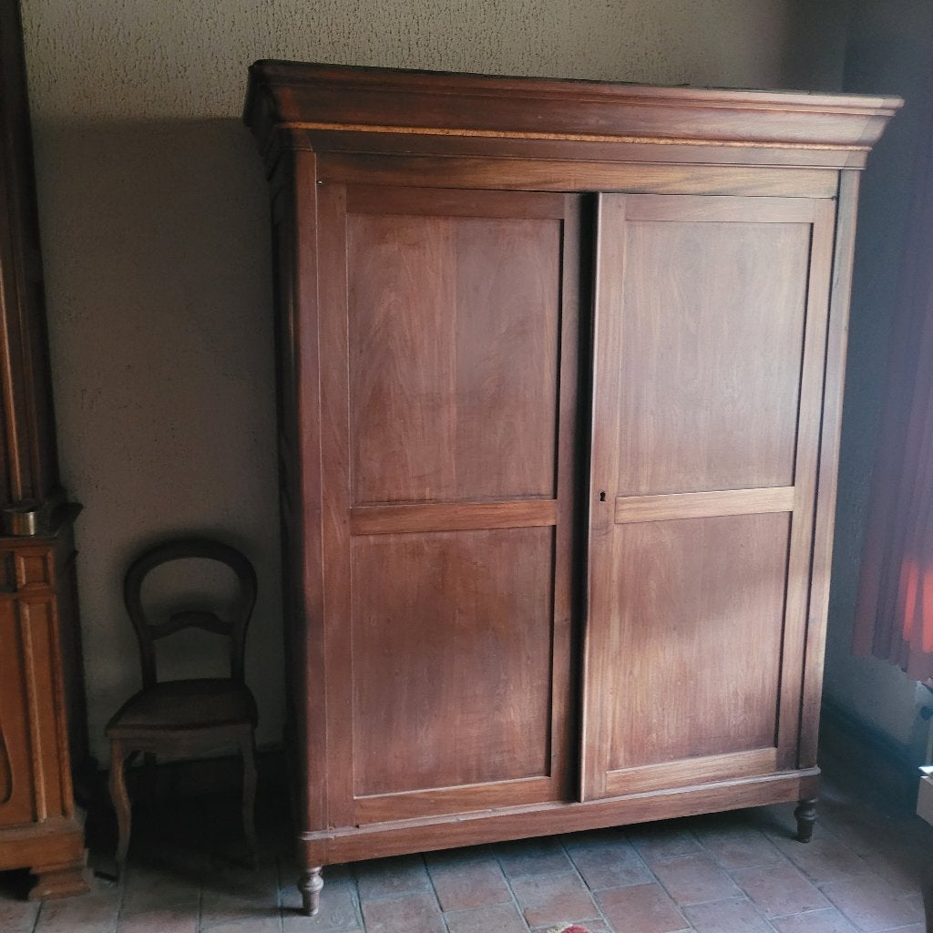 Mooie houte kleer/opbergkast, Ophalen