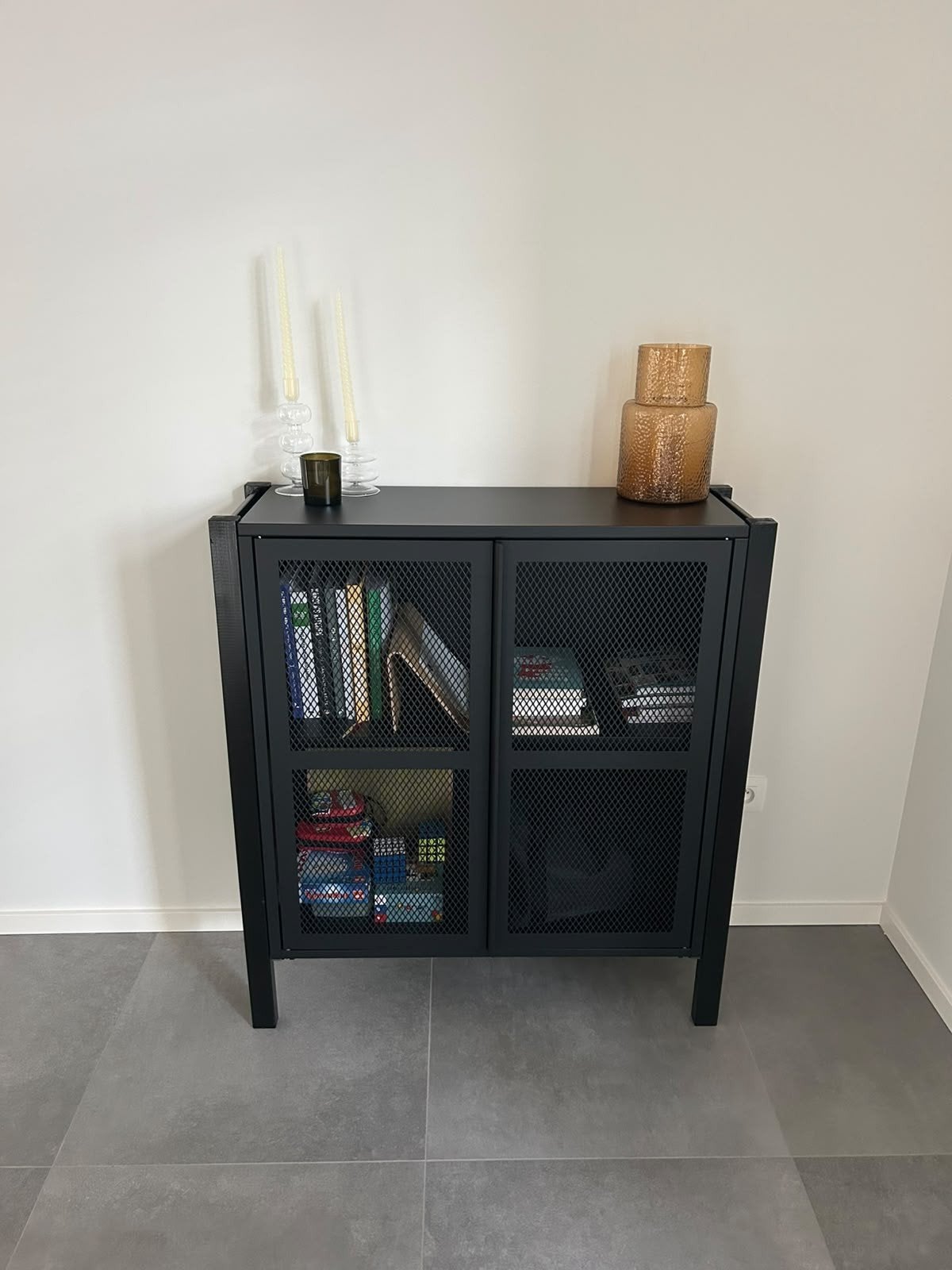 Zwarte ikea kast, Ophalen