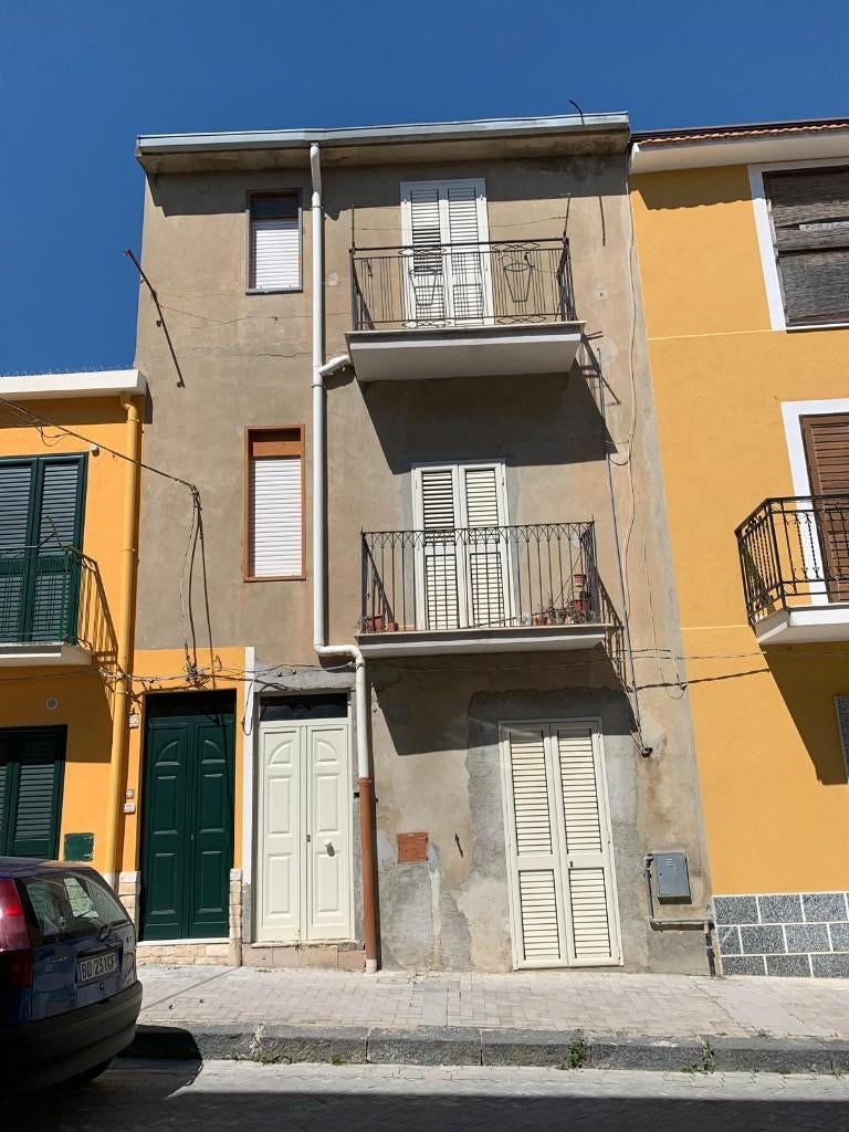Sicile, maison de charme au cœur de Montedoro, Immo, Village, Maison d'habitation, 82 m², Montedoro