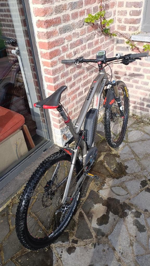 VTT MOUSTACHE SAMEDI 27/9 FS TI - Seulement 155 km moteur, Vélos & Vélomoteurs, Vélos | VTT & Mountainbikes, Comme neuf, Hommes