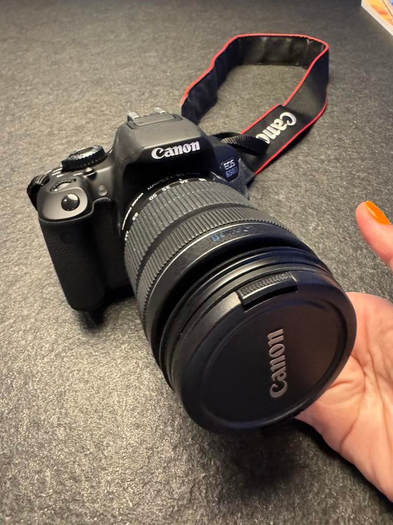 Canon EOS 650D incl lens en flitser, Ophalen of Verzenden, Zo goed als nieuw, Canon