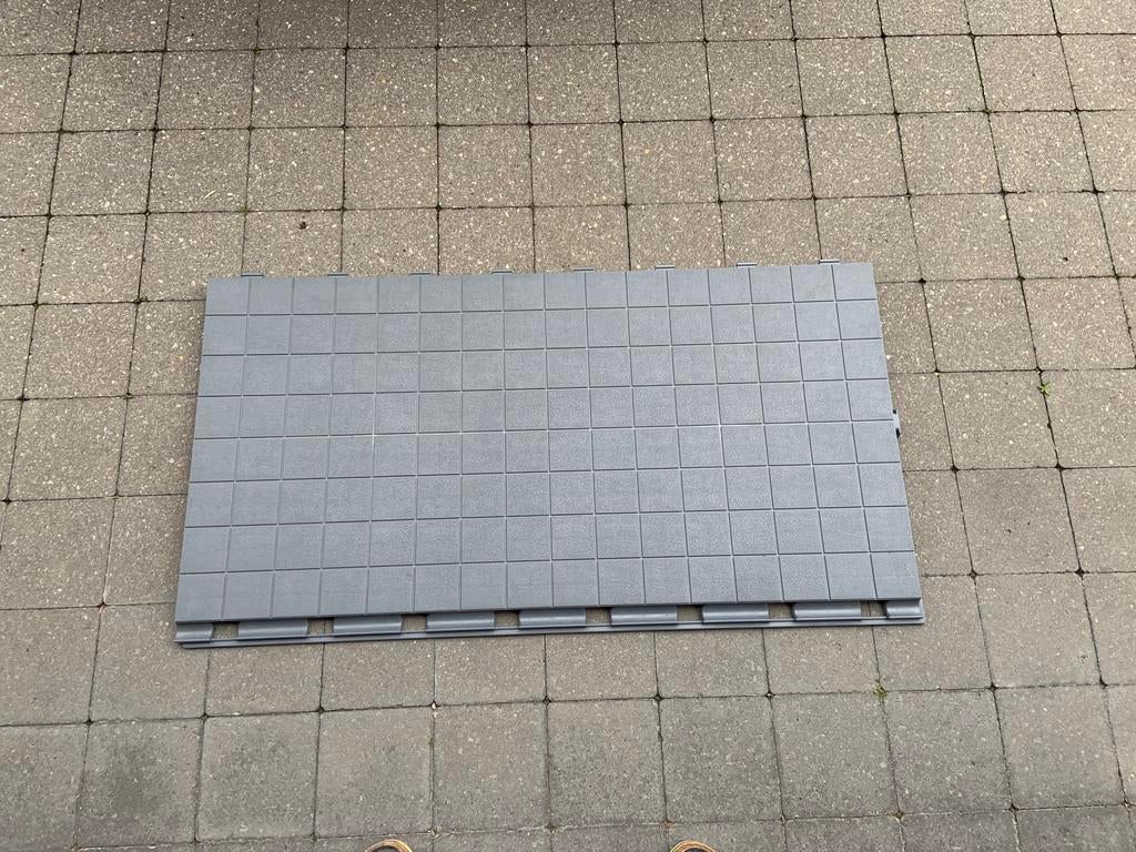 Te koop tegels voortent, Ophalen, Zo goed als nieuw