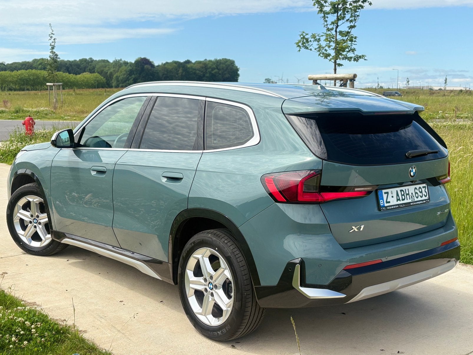 BMW X1 1.5iA sDrive18 CUIR - NAVI - AUTOMATIQUE - CAMERA, 1525 kg, Leder, 5 zetels, 5 deurs