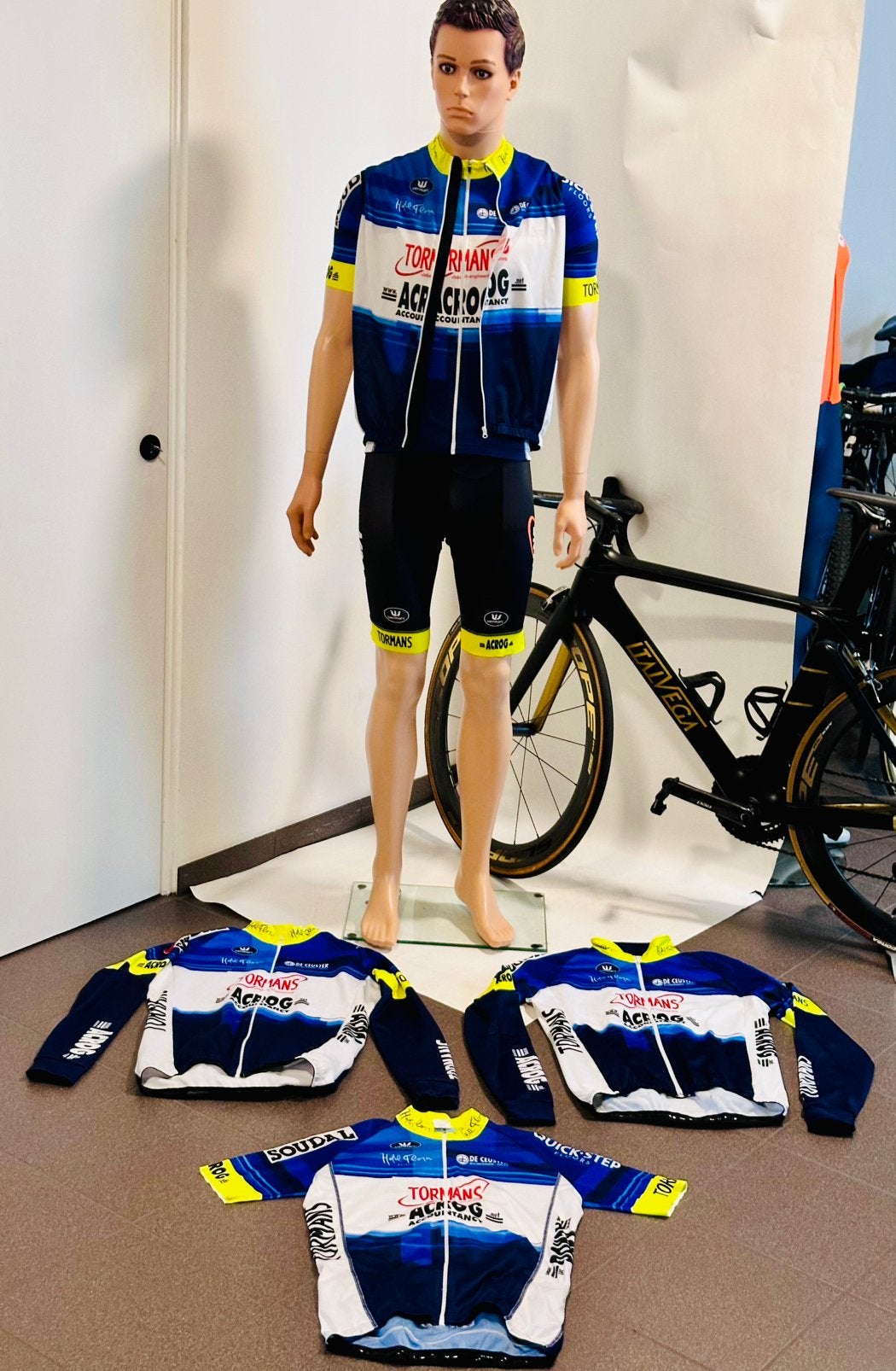 Wielerkledij fietsbroek fietsshirt fiestjasje body maat L, Fietsen en Brommers, Verzenden, Zo goed als nieuw, L, Heren