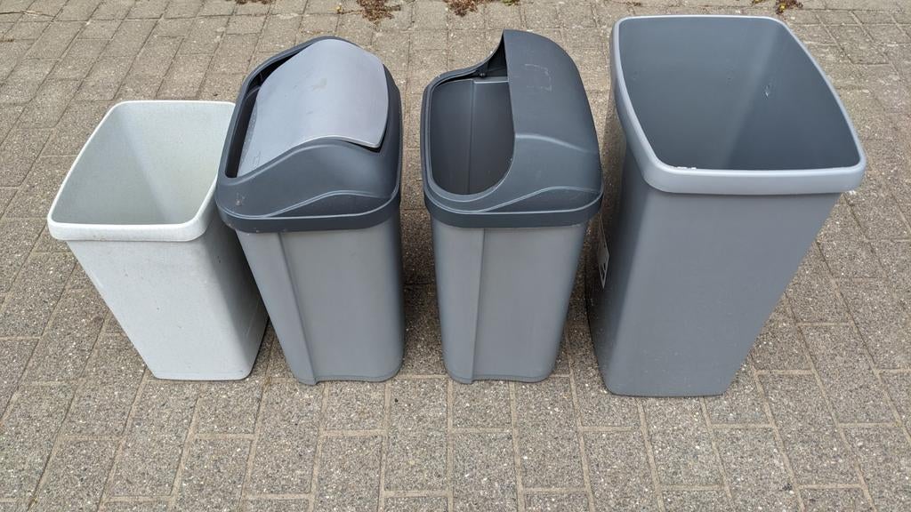 4 Vuilbakken van verschillende formaten, Huis en Inrichting, Woonaccessoires | Prullenbakken, Ophalen