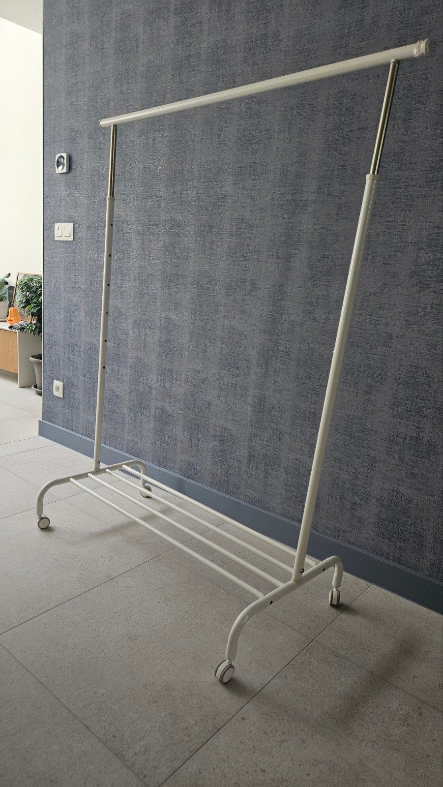 ikea rigga kledingrek, Enlèvement