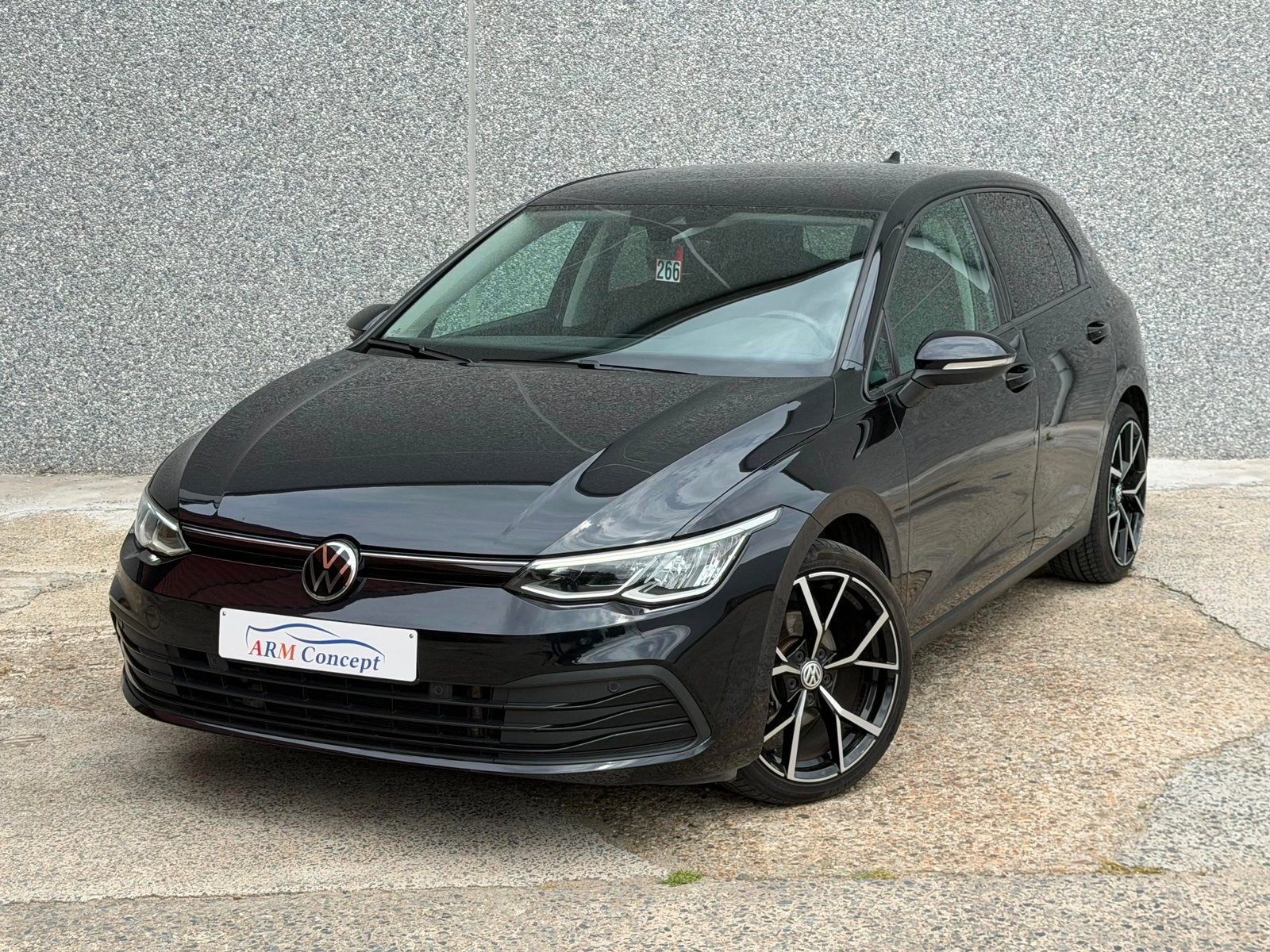 Volkswagen Golf 8 2.0 TDI diesel AUTO garantie 12 Mois, Auto's, Automaat, Stof, Zwart, Bedrijf