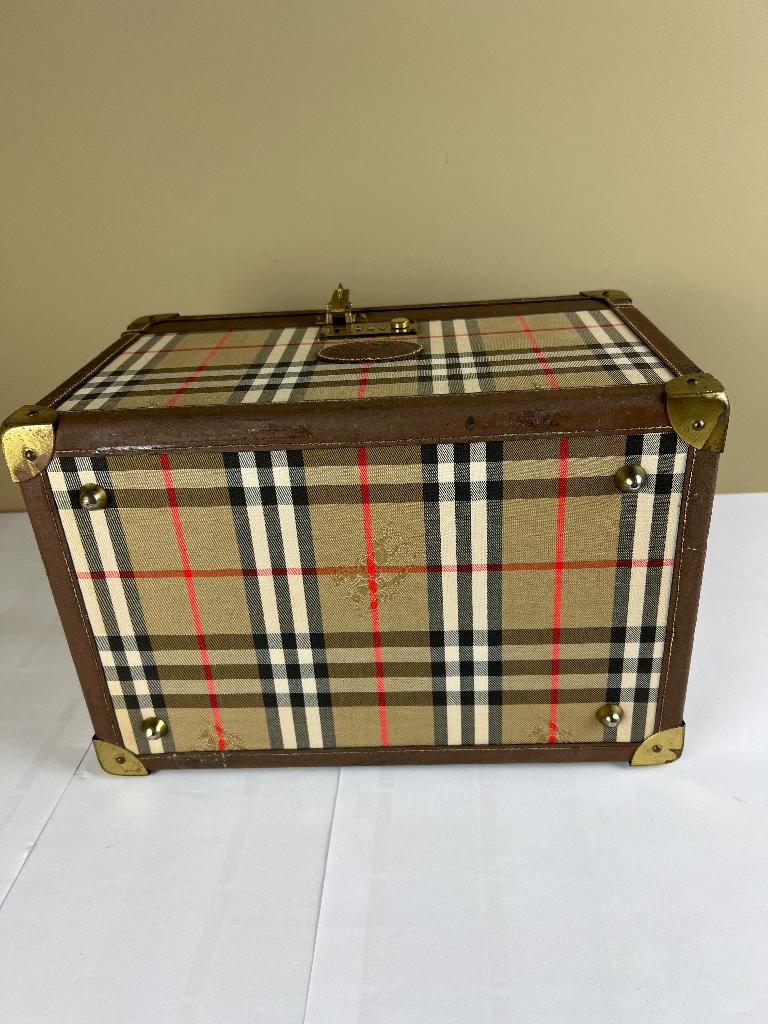 Valise Burberry, Bijoux, Sacs & Beauté, Valises, Utilisé, Cuir, Moins de 50 cm, Moins de 35 cm, Clé, Enlèvement ou Envoi