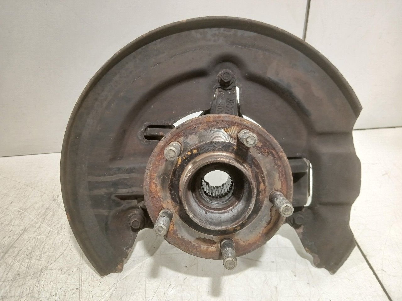Wielnaaf links voor Ford Focus, Onderdelen@venauto.nl, Van der Ven Autorecycling B.V., Ettenseweg 76, 4706 PB Roosendaal, The Netherlands