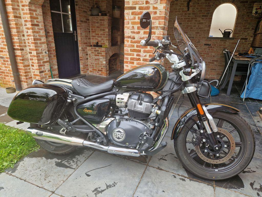 Royal Enfield Super Meteor 650, 2 cilinders, Sportuitlaat, Gebruikt, Particulier