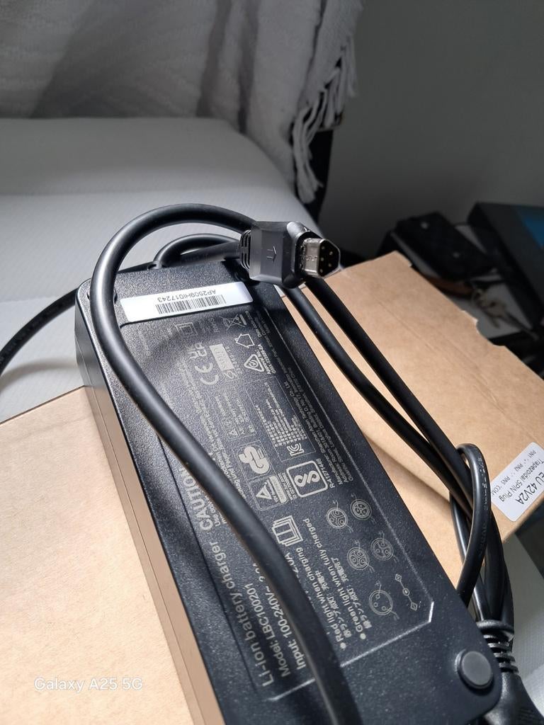 Fiets opladers acu battery gazelle en Stella, Auto-onderdelen, Ophalen