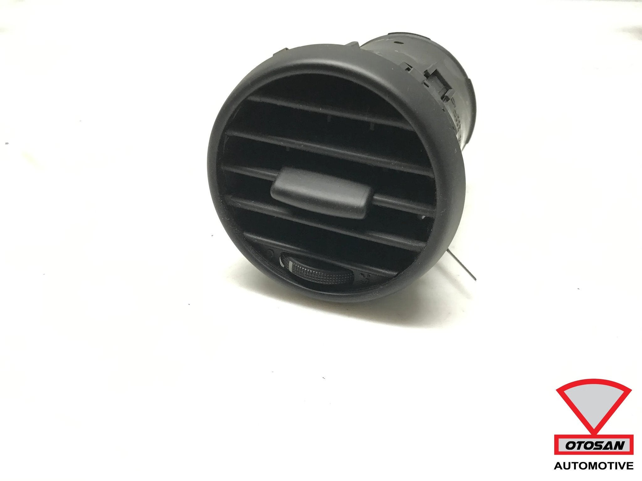 Grille d'a ration avant Seat Altea 5P 5P0819203, Autovia A-2, Km 585 585
08760  Martorell, ES, SEAT S.A., Utilisé, Customercare@seat.es