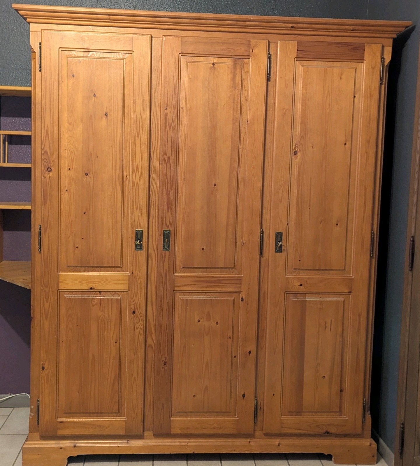 Garde Robe - Armoire/Penderie - Pin Massif - 3 Portes, Ophalen, Met deur(en), Gebruikt, 200 cm of meer