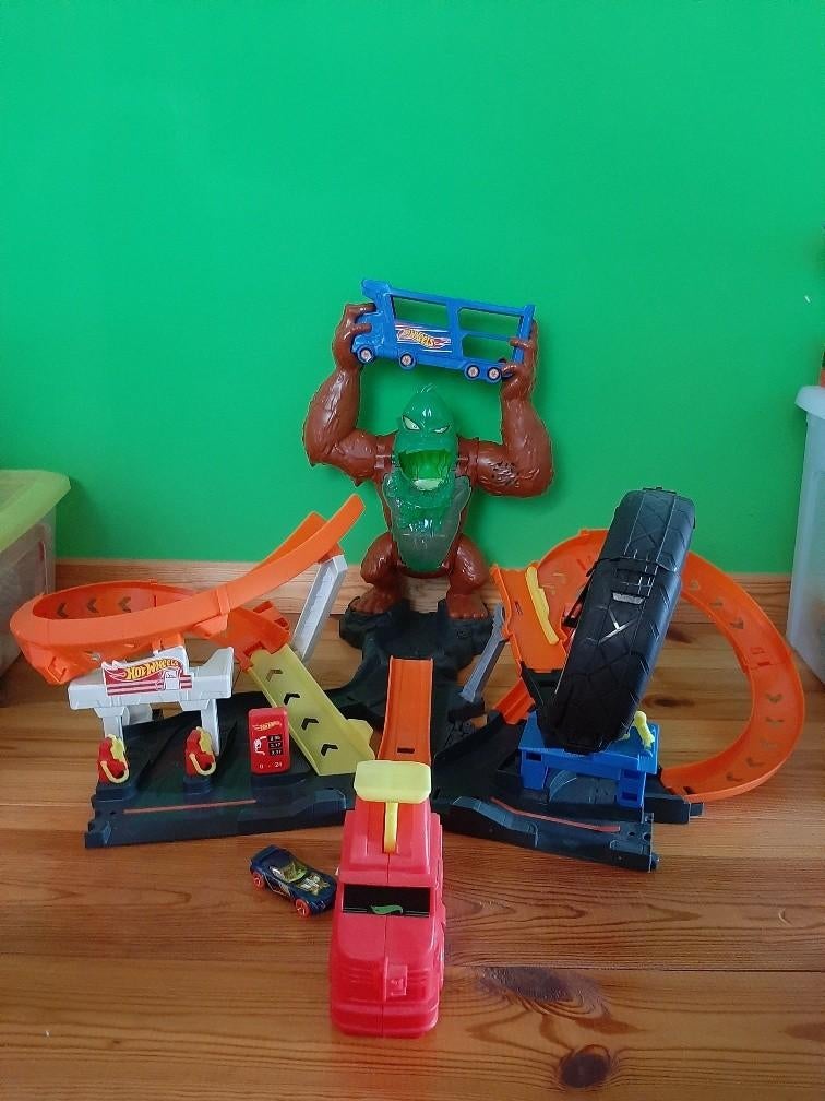 Hot wheels gorilla racebaan, Ophalen