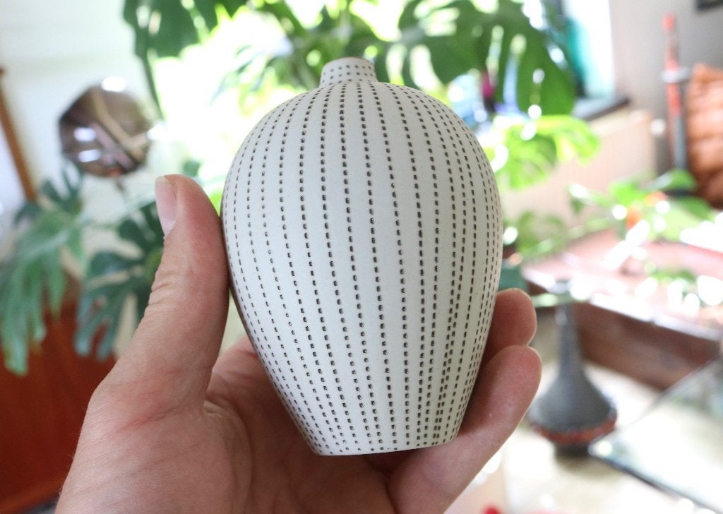 Vintage vaasje Lindform sweden keramik, Antiquités & Art, Antiquités | Céramique & Poterie, Enlèvement ou Envoi