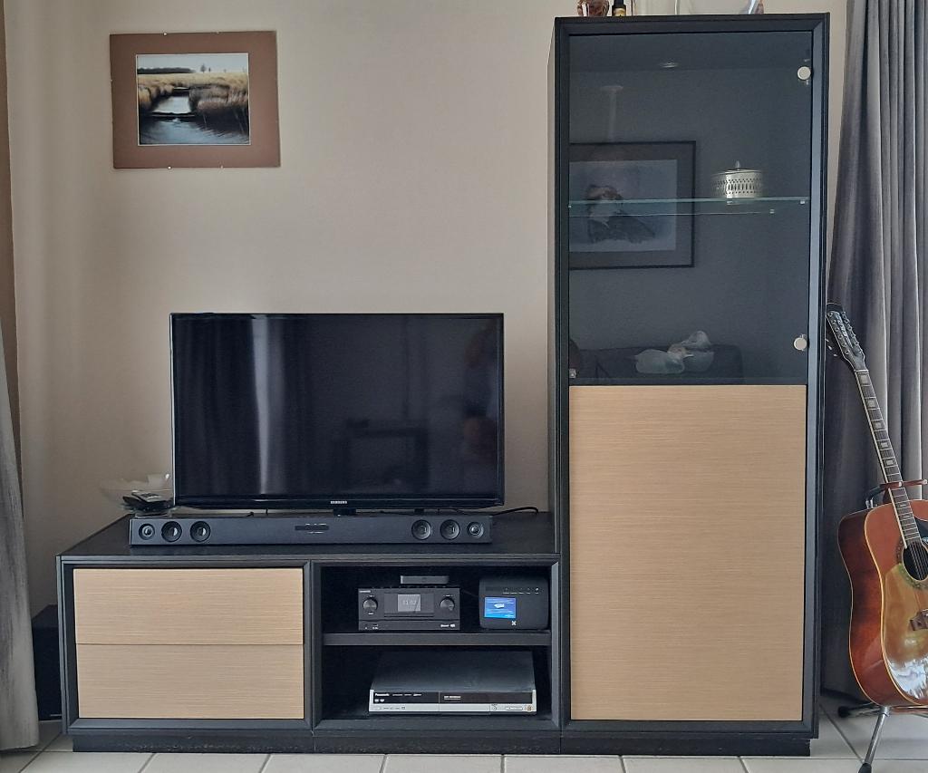 tv meubel met vitrinekast, Huis en Inrichting, Ophalen, Met deur(en), Glas, 150 tot 200 cm