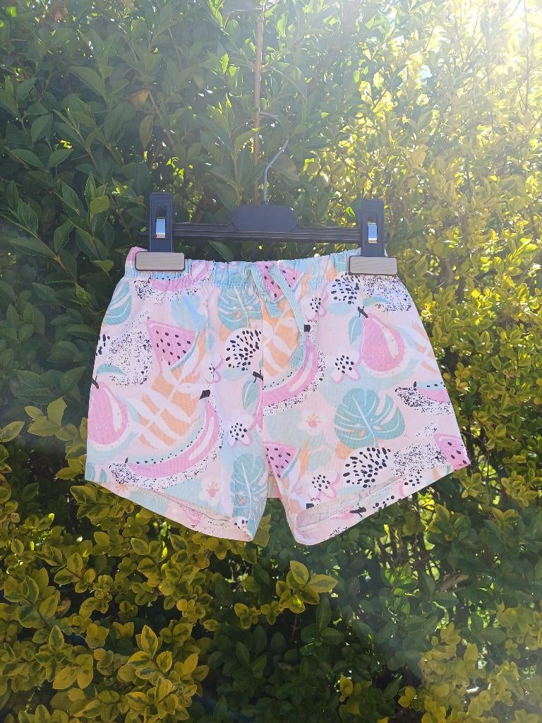 Vrolijke short maat 86/92 Reserved, Kinderen en Baby's, Babykleding | Maat 86, Reserved, Broekje, Meisje, Ophalen of Verzenden