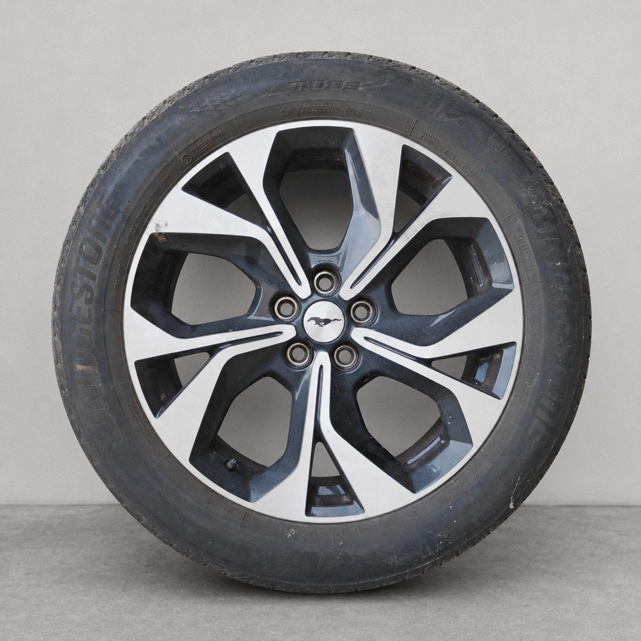 Originele Ford Mustang Mach-E 19” velgen met banden – set va, Auto-onderdelen, Banden en Velgen, Gebruikt, Banden en Velgen, Personenwagen