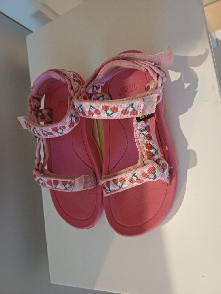 Sandalen Teva kind 27, Ophalen, Gebruikt, Overige typen