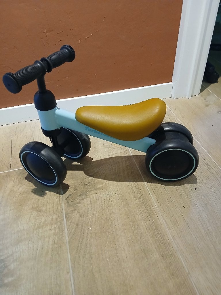 Peuterfiets van TurboToddler, Fietsen en Brommers, Ophalen, Zo goed als nieuw, Minder dan 16 inch
