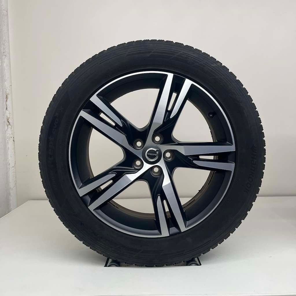 Volvo XC60 - 19 inch - winterbanden, Auto-onderdelen, Banden en Velgen, 19 inch, Gebruikt, Banden en Velgen, 235 mm
