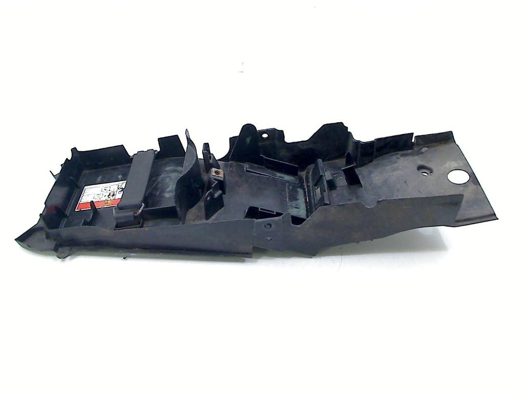 CARENAGE PANNEAU INTERNE Honda (80101KYJ900), Dhr. S. di Majo, Utilisé, Info@cama-motorparts.nl, P.J. Troelstraweg 8 8
3144 CX  MAASSLUIS, NL