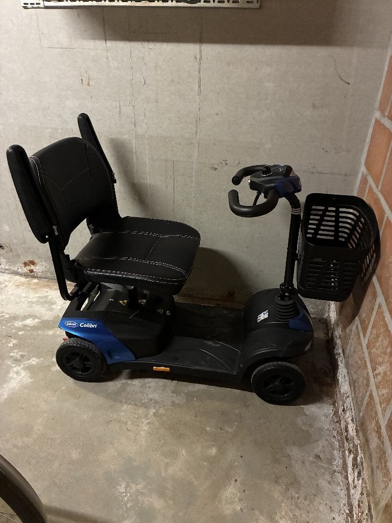 Scooter Colibri, 10 km/h ou moins, 15 km ou moins, Comme neuf, Invacare