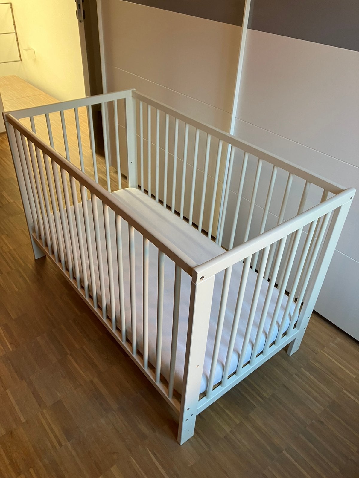 Ikea Ledikant babybed wit + ABZ Medicott matras, Ophalen, Gebruikt, Ledikant