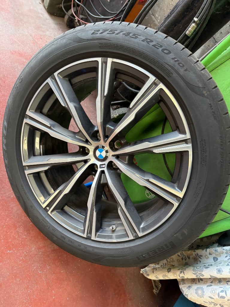 Originele x5 BMW 20” M-velgen – zomerbanden + 4 winterbanden, Auto-onderdelen, Ophalen, Gebruikt, Banden en Velgen, Winterbanden