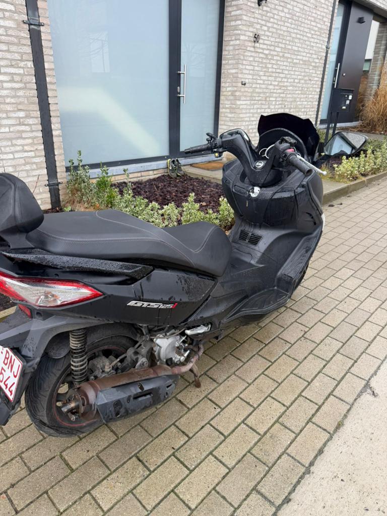 Scooter SYM 125i gts sport, Fietsen en Brommers, Ophalen of Verzenden, Zo goed als nieuw