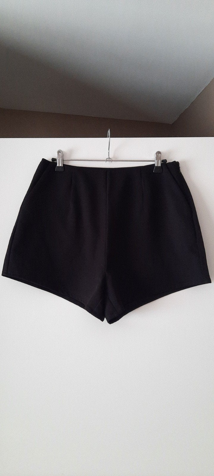 NIEUW: NA-KD zwarte short maat 38, Enlèvement, Taille 38/40 (M)