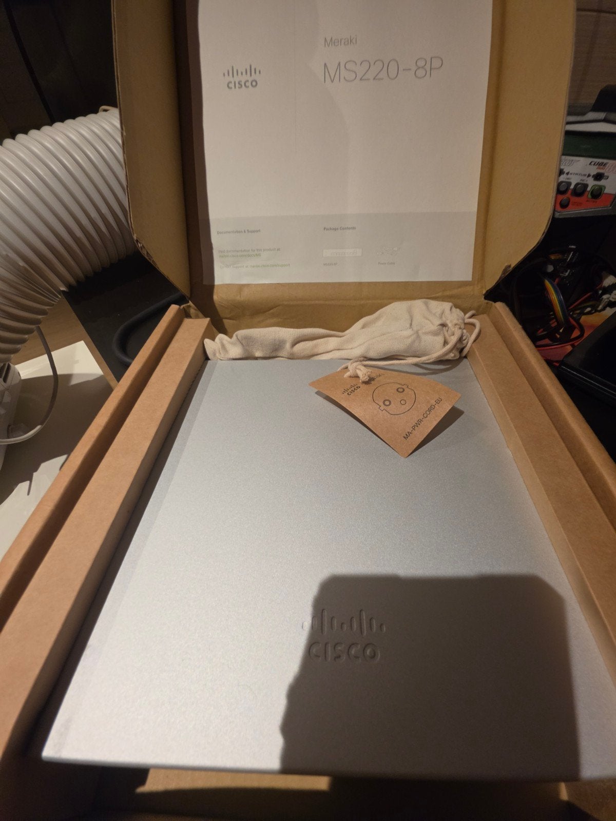Cisco Meraki MS220-8P — Splinternieuw in doos (Nieuwstaat, Enlèvement, Neuf