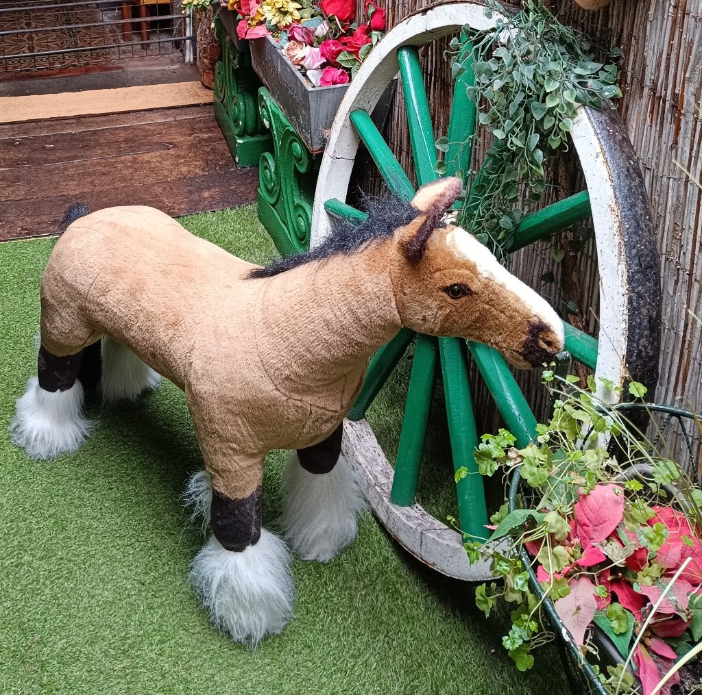 Hansa stevige pluchen trekpaard met geluid te koop., Enlèvement ou Envoi, Comme neuf, Cheval, Avec son
