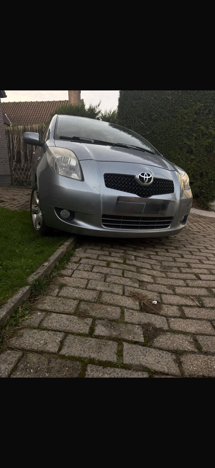 Toyota Yaris 1.4 D-4D Diesel – 2008 – 90 ch, Argent ou Gris, Noir, 5 portes, USB