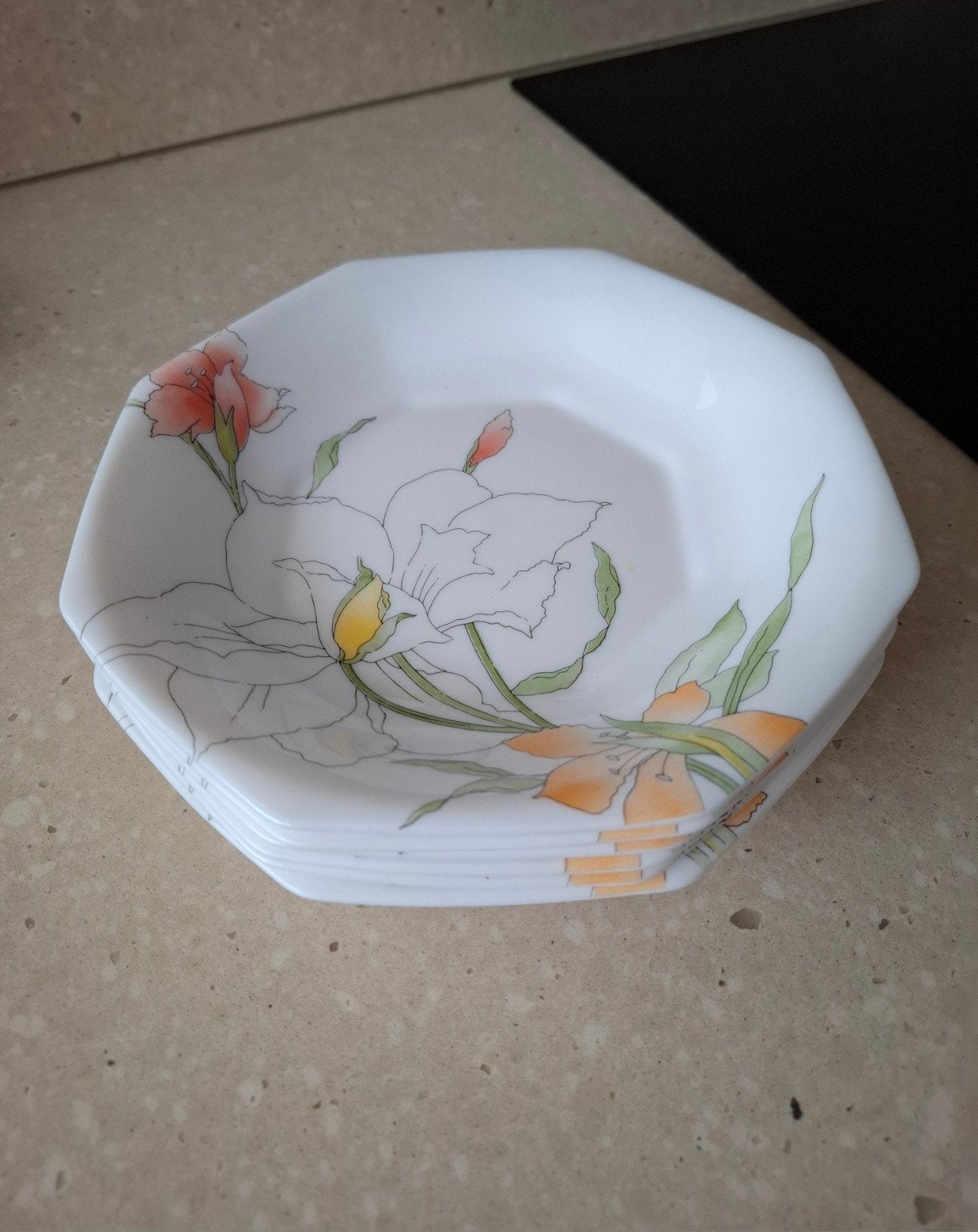 6 assiettes vintage, Maison & Meubles, Enlèvement, Utilisé, Vintage, Assiettes(s)