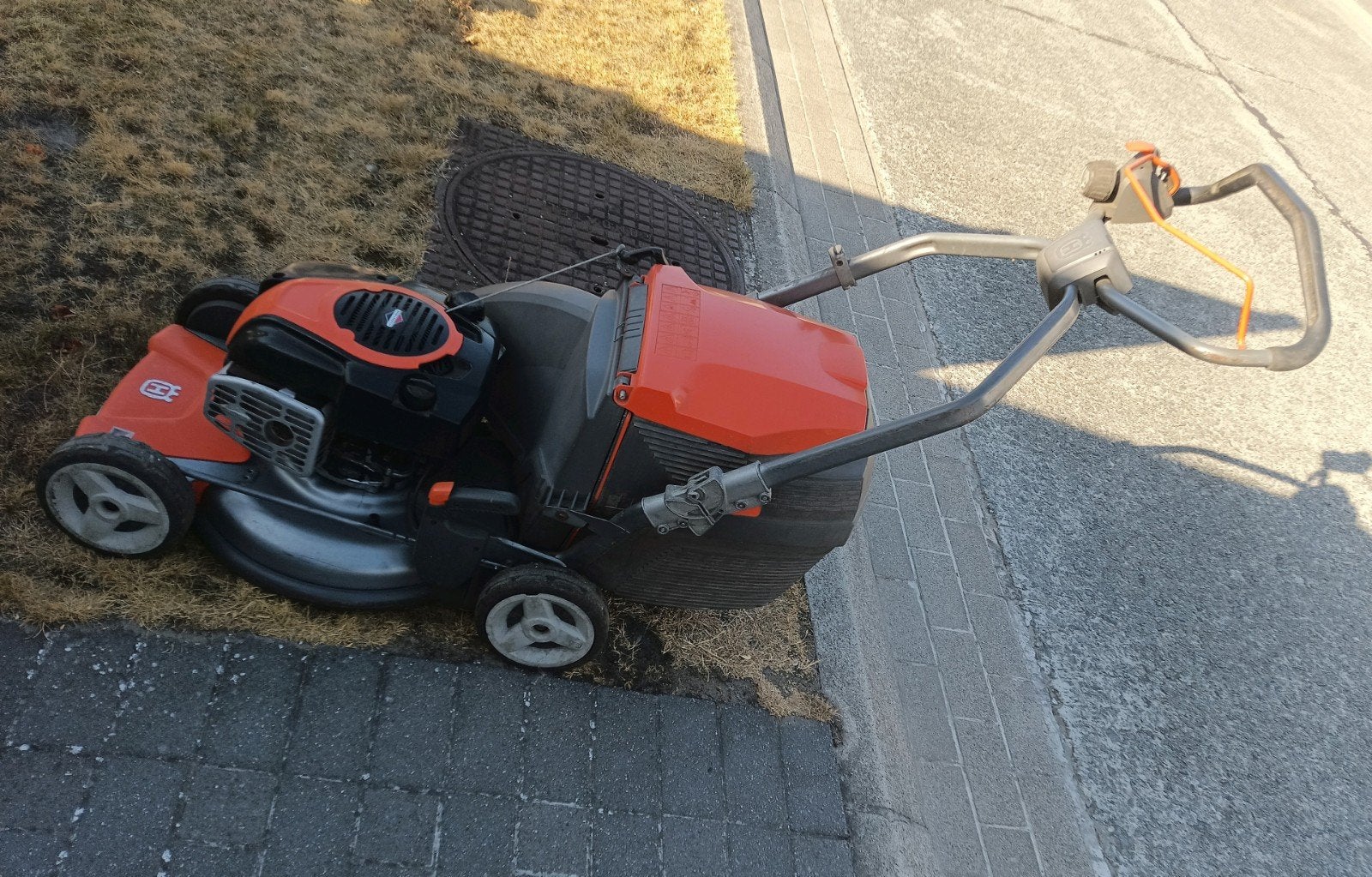 Husqvarna Benzine grasmaaier LC 53 B e Comfort Cruise, Tuin en Terras, Ophalen, Cirkelmaaier, Gebruikt, Opvangbak