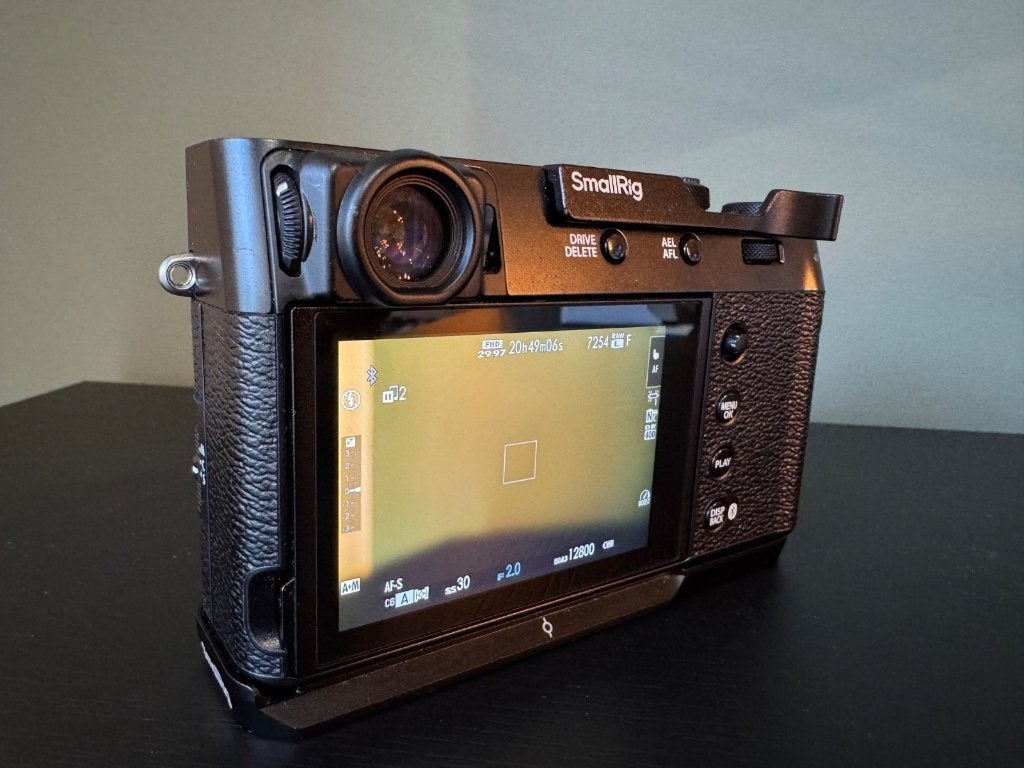 Fujifilm X100VI-camera – Zwart + SmallRig-handgrepen, Ophalen of Verzenden, Zo goed als nieuw, Grip, Fujifilm