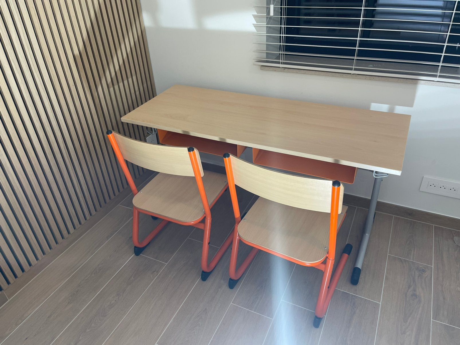 Wesco schoolbank + 3 schoolstoelen (verstelbaar), Huis en Inrichting, Ophalen, Zo goed als nieuw