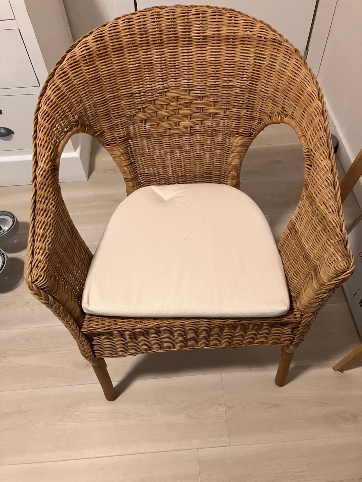 rotan/rieten fauteuil in kuipmodel, Ophalen, Zo goed als nieuw
