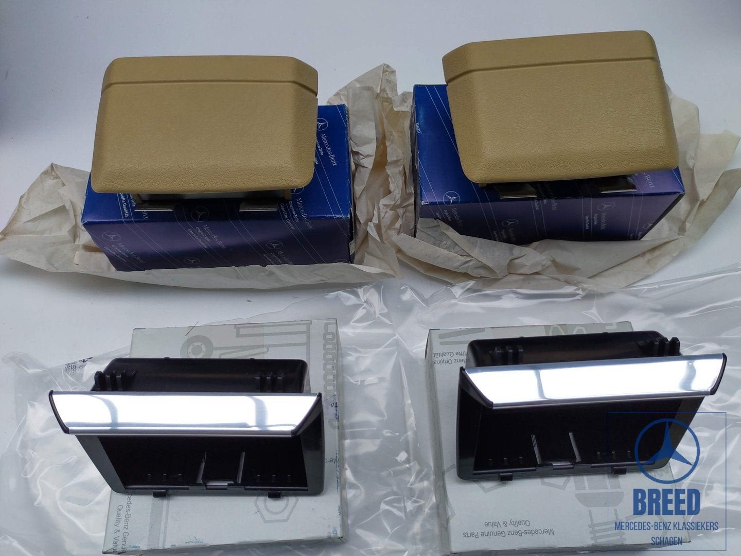NOS set asbakken met houder crème L+R achter Mercedes W123, Neuf, -, -, Enlèvement ou Envoi