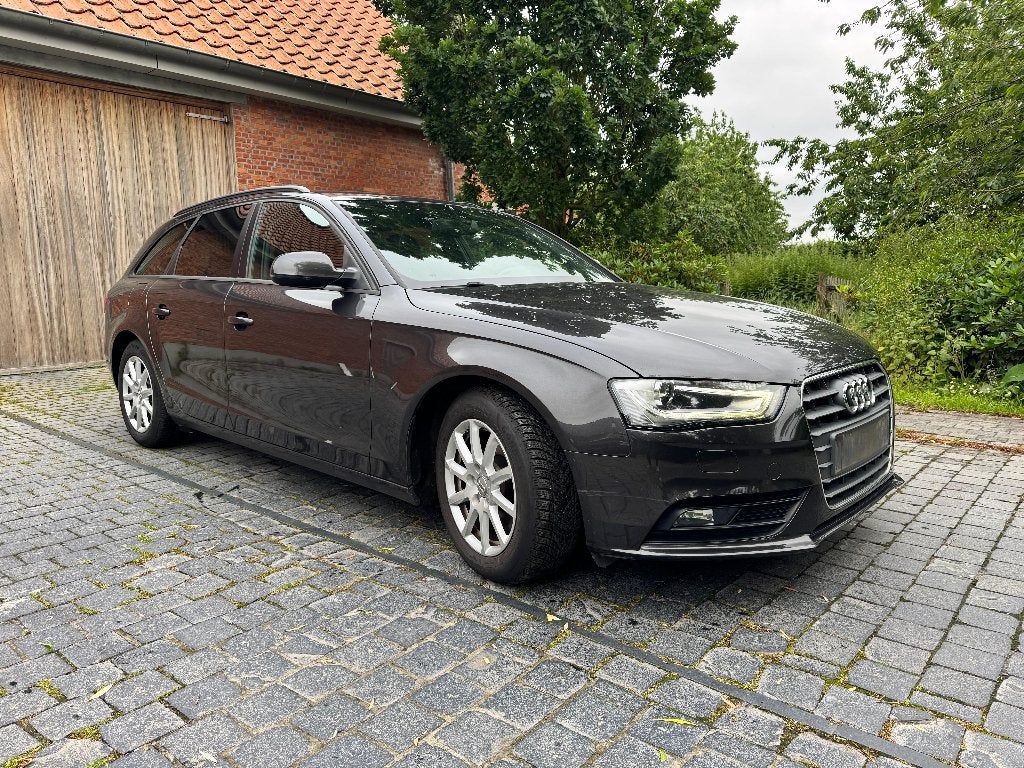 Audi A4 avant 2.0 TDI euro 6b, Autos, Argent ou Gris, Achat, Entreprise, Noir