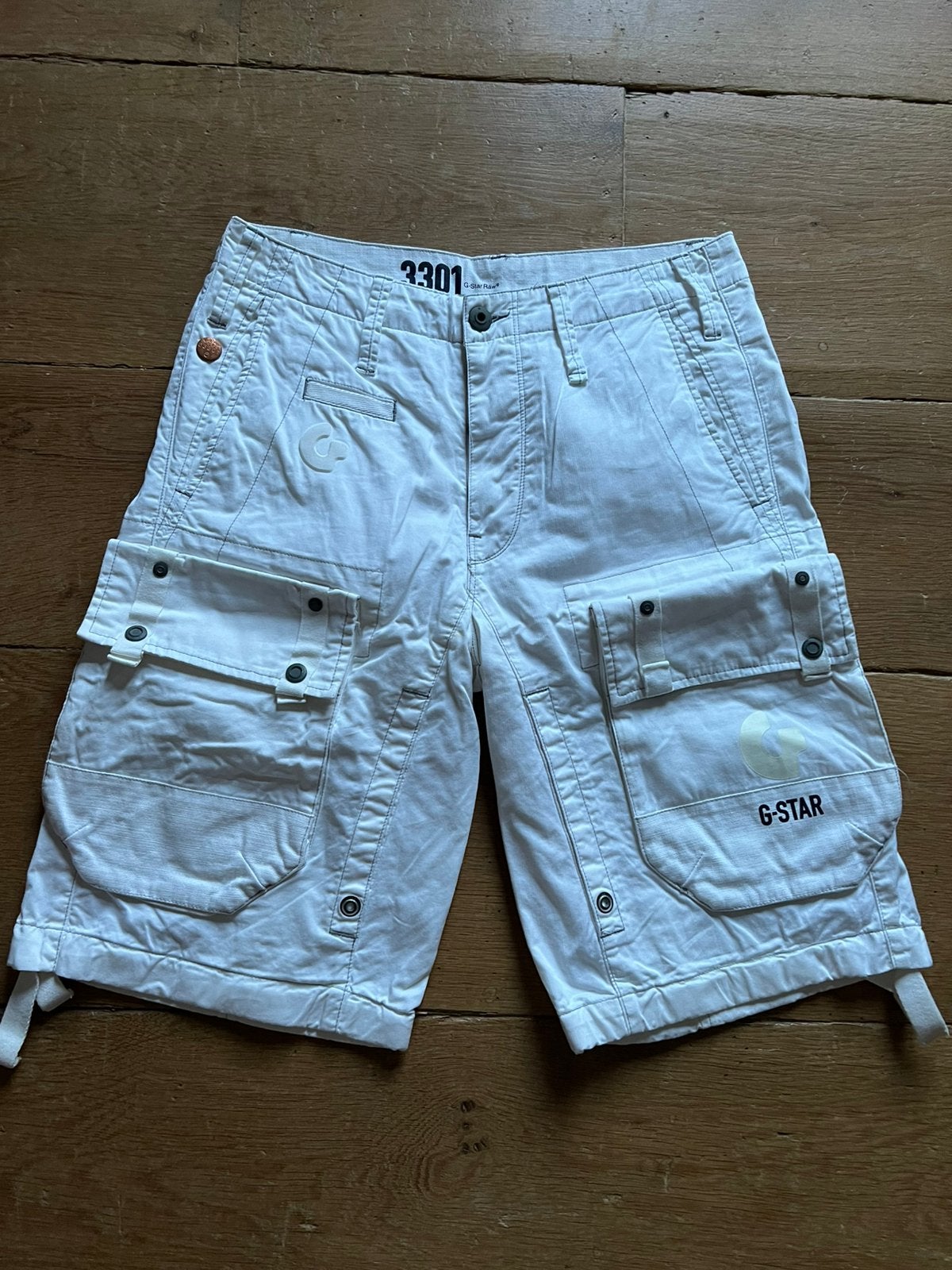 Witte Bermuda G-star medium (jeansmaat 33), Enlèvement, Comme neuf, Taille 48/50 (M), Blanc