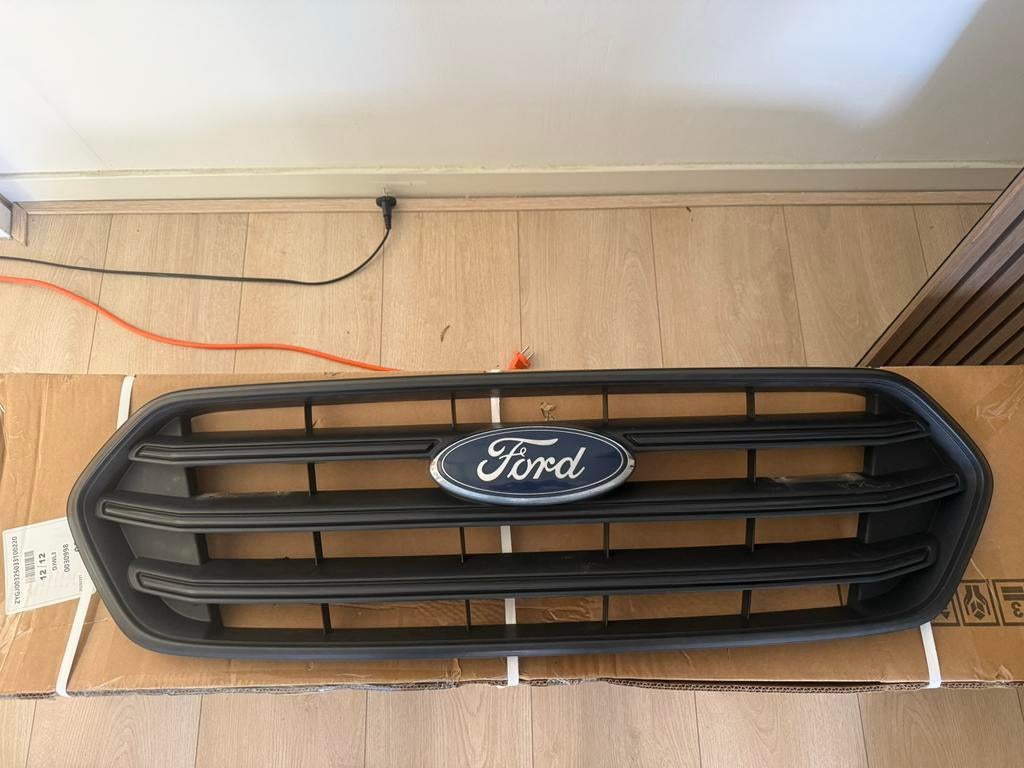 Calandre Ford Transit, Enlèvement, Ford