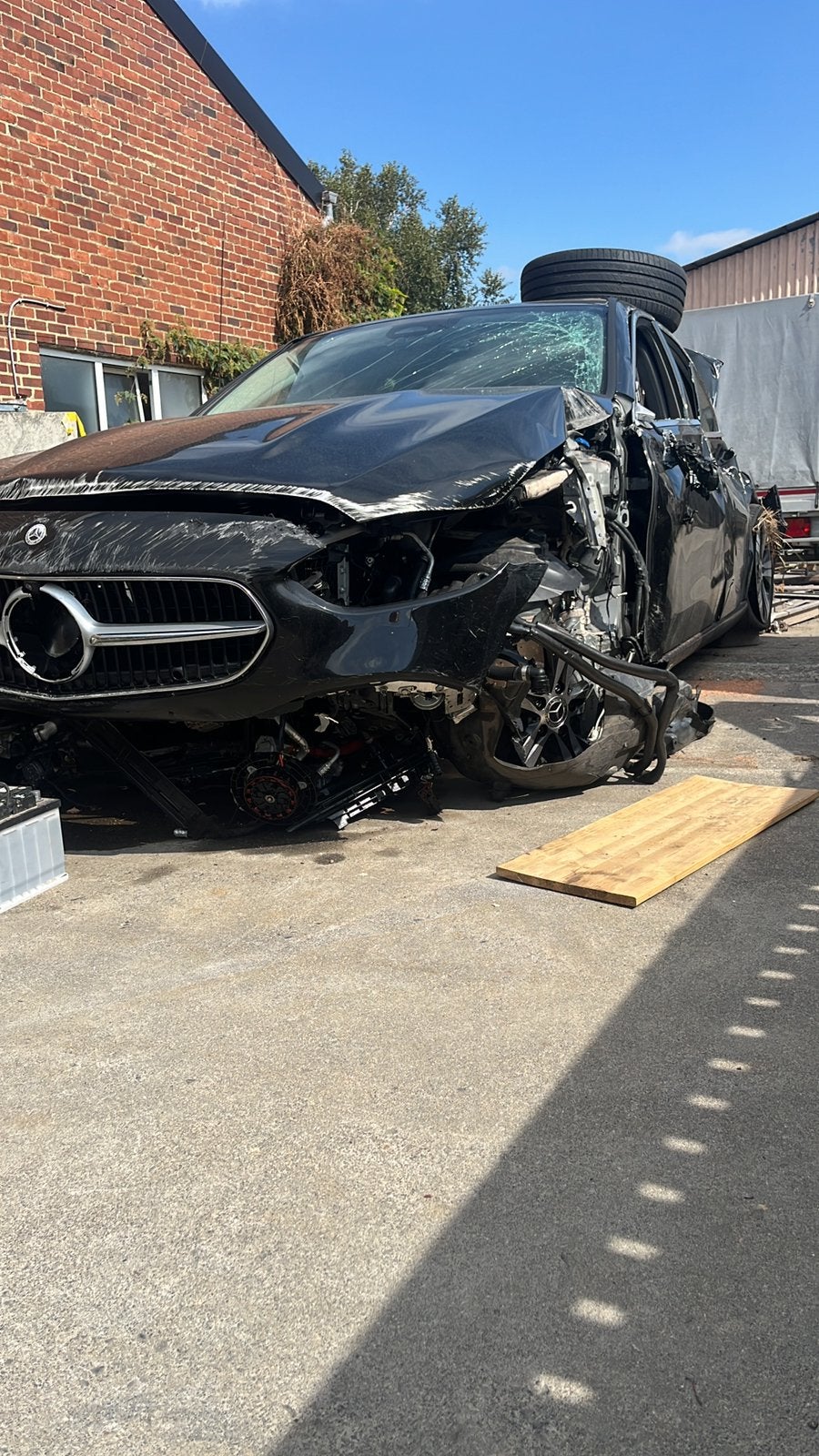 Zwaar ongeval mercedes 300e, Enlèvement ou Envoi