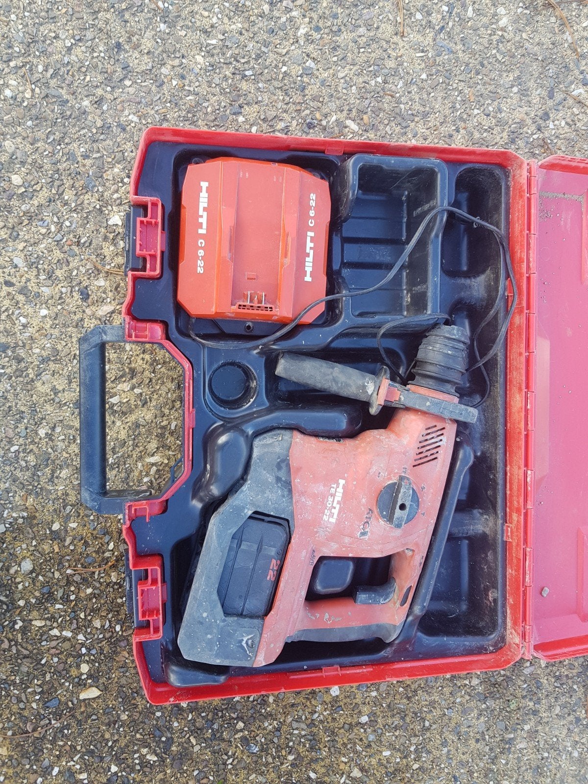 Hilti TE 30 22 PERFORATEUR, Bricolage & Construction, 400 à 600 watts, Mécanisme de percussion, Enlèvement, Utilisé