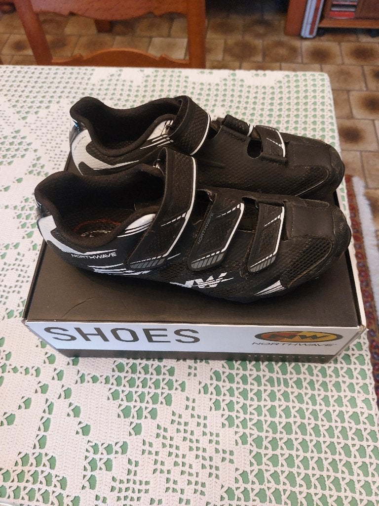 fietsschoenen northwave maat 39, Ophalen, Zo goed als nieuw, Schoenen