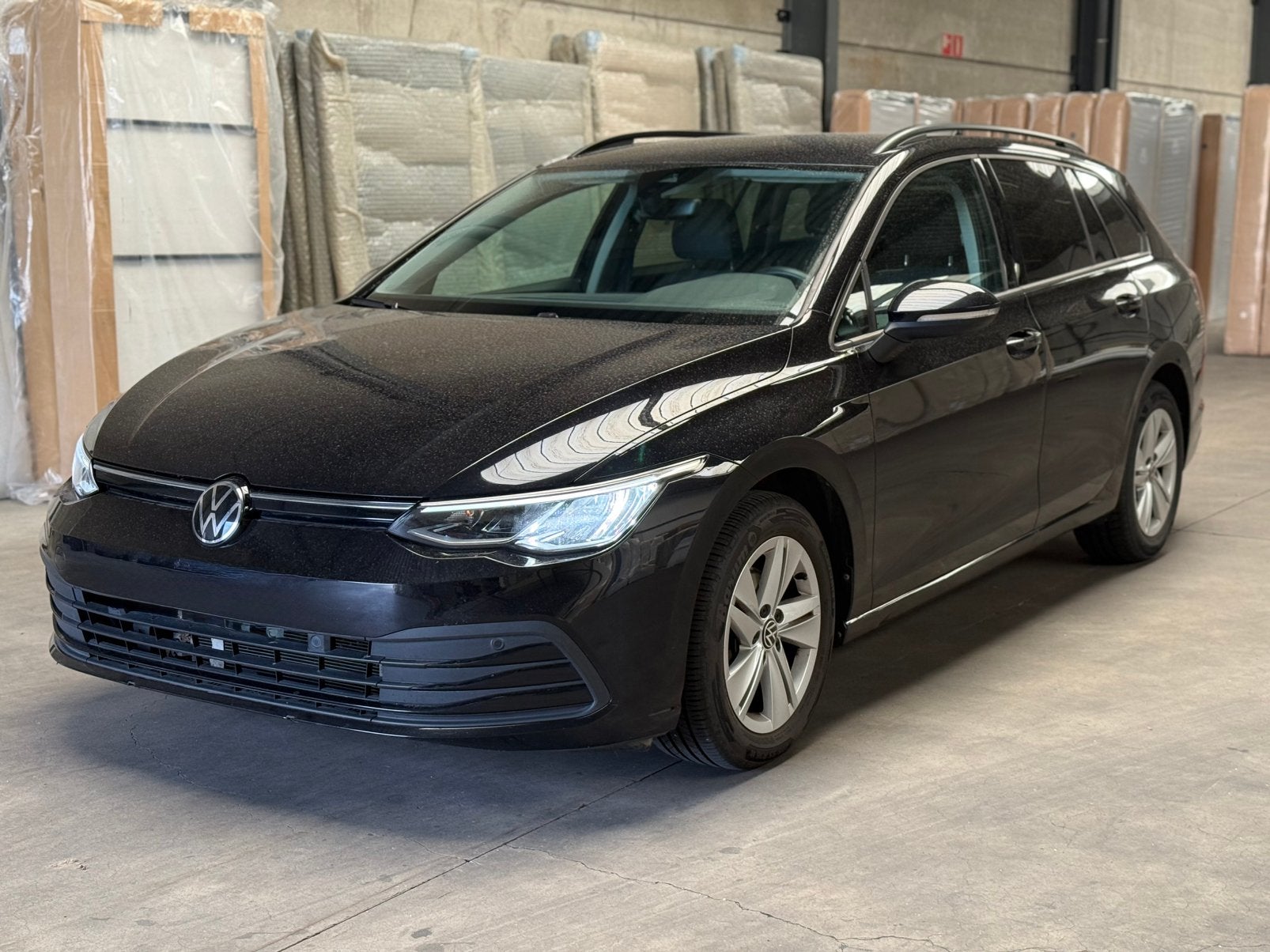 Volkswagen Golf 8 Variant 1.0 eTSI DSG Life 2022, Autos, Bluetooth, Achat, Euro 6, Noir