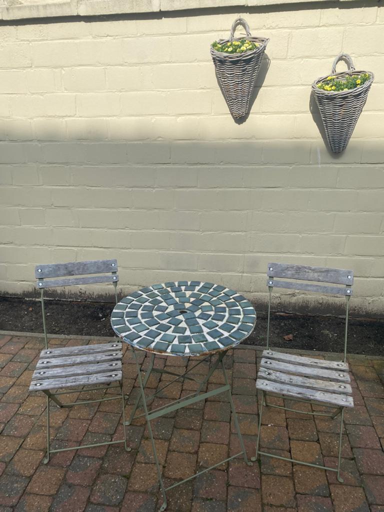 Metalen bistro tafeltje en 2 stoelen, Tuin en Terras, Gebruikt, Tuinset, Hout, Ophalen