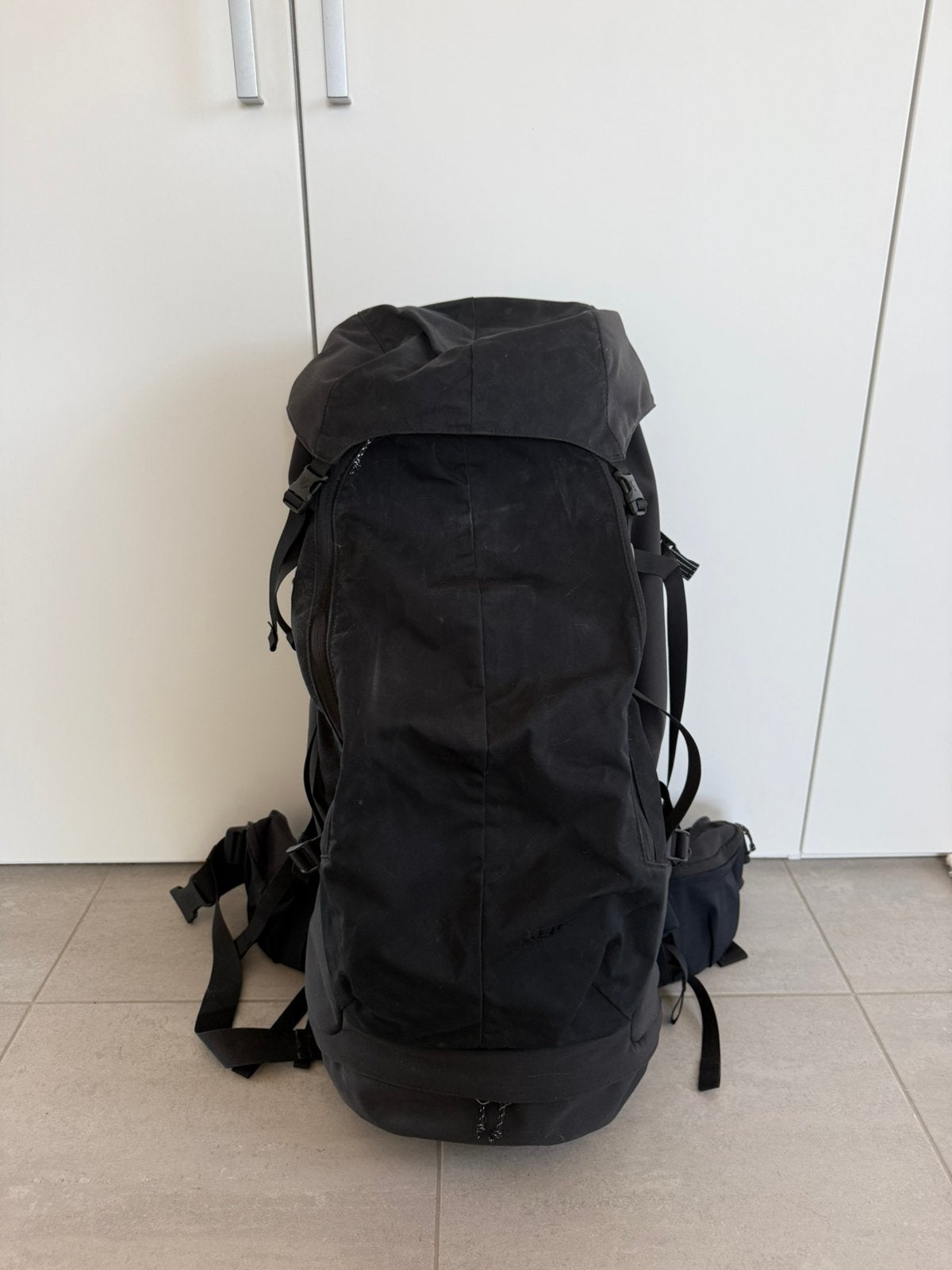 Fjällräven Keb 72 Trekkingrugzak Zwart, Zeer weinig gebruikt, Enlèvement, Comme neuf, Attache-remorque